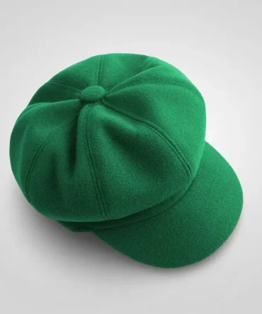 Green newsboy hat for women, wool blend French style beret cap, ideal for autumn, spring, and winter fashion.